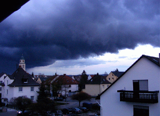 2010-04-bai-Unwetterfront zieht Richtung Nordost ab