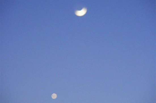 2010-04-dcd-Mondsichel+Venus Effekt durch Zoom-Unschu00e4rfe