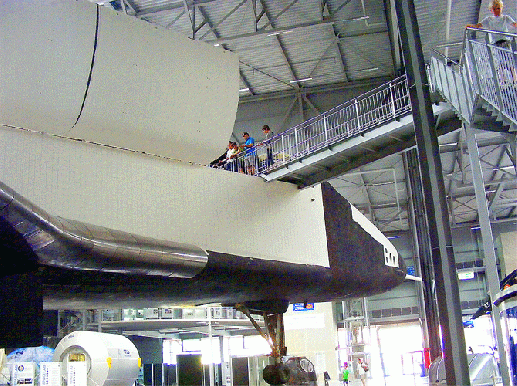 2010-05-kiap-Buran mit Besuchertreppe - TMS