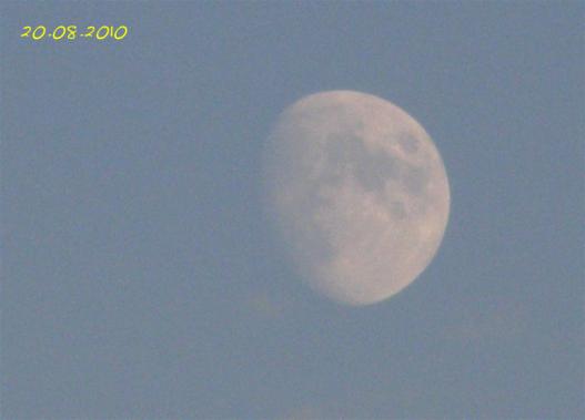2010-08-dbe-Mond