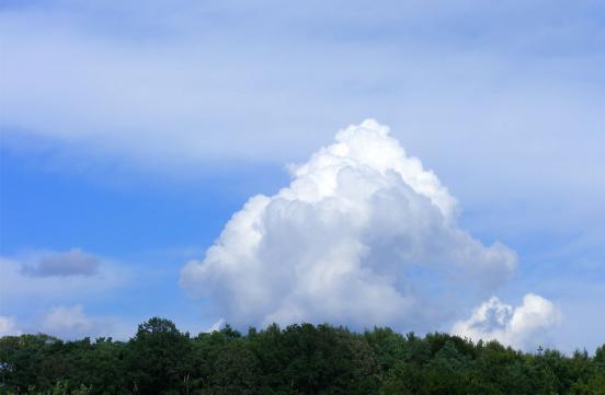 2010-08-dnc-Wolke - Odenwald