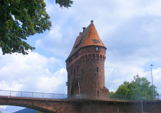 2010-09-edara-Mainbru00fccken-Tor von Miltenberg am Main