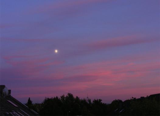 2010-09-fbbd-Mond bei Sonnenuntergang
