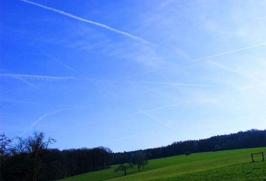 2011-04-bda-Chemtraileffekt u00fcber Odenwald