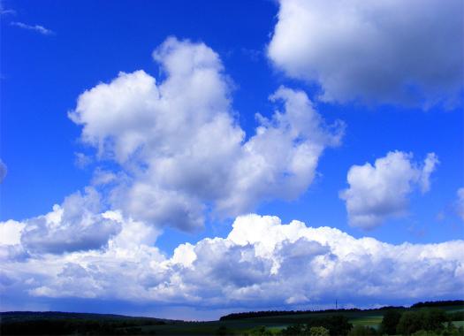2011-05-dmga-Wolken u00fcber Odenwald