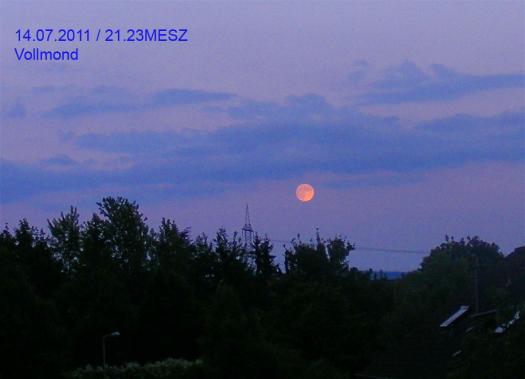 2011-07-dkb-Vollmond u00fcber Mannheim