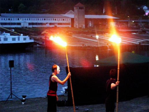 2011-07-ewba-Altstadtfest Wu00f6rth am Main - artArtistica-Feuer-Show