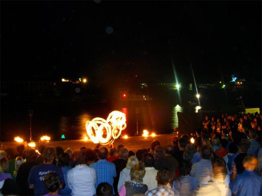 2011-07-eweg-Altstadtfest Wu00f6rth am Main - artArtistica-Feuer-Show