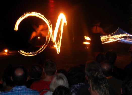 2011-07-ewela-Altstadtfest Wu00f6rth am Main - artArtistica-Feuer-Show