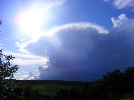 2011-08-bga-Gewitterwolken u00fcber Odenwald