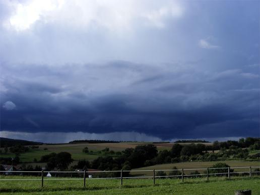 2011-08-bgg-Gewitterwolken u00fcber Odenwald