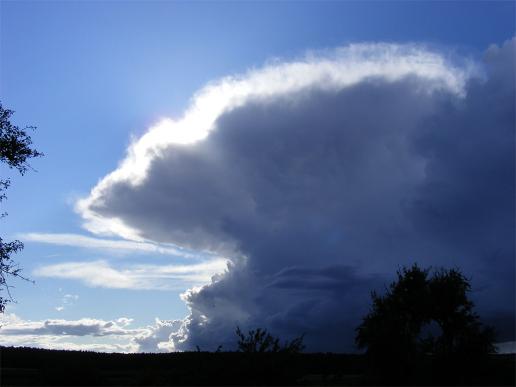2011-08-bgh-Gewitterwolken u00fcber Odenwald