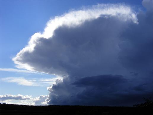 2011-08-bgi-Gewitterwolken u00fcber Odenwald
