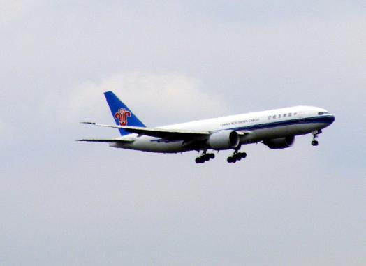 2011-08-bsf-China Southern Cargo im Anflug - Frankfurter Flughafen