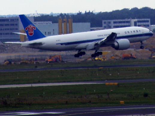 2011-08-bsfa-China Southern Cargo im Anflug - Frankfurter Flughafen