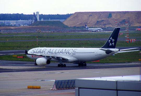 2011-08-bsh-STAR ALLIANCE vor Start - Frankfurter Flughafen