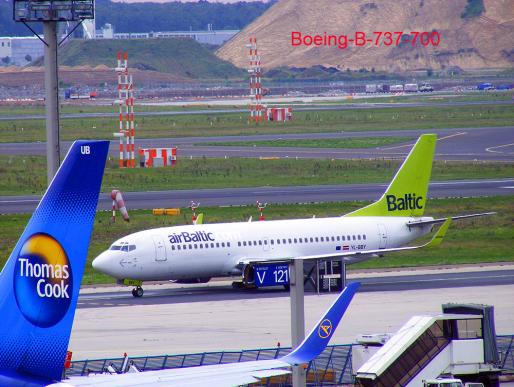 2011-08-btf-airBaltic vor Start -  Frankfurter Flughafen