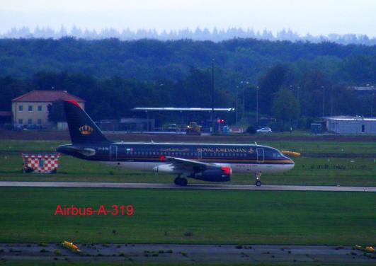 2011-08-btpb-ROYAL JORDANIAN vor Start - Frankfurter Flughafen