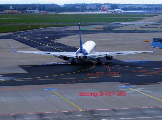 2011-08-btqd-Condor vor Start - Frankfurter Flughafen