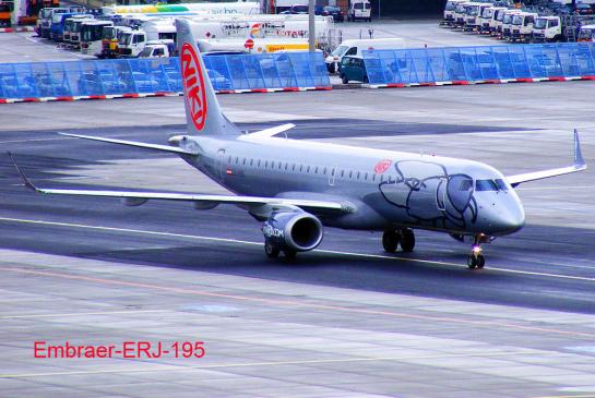 2011-08-busc-NIKI - Flughafen Frankfurt