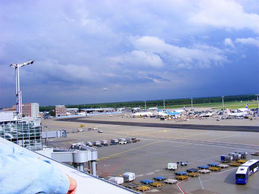 2011-08-buwa-Flughafen Frankfurt