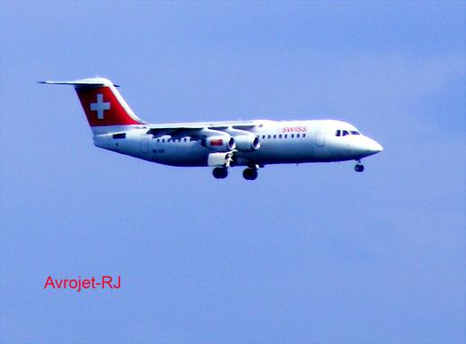 2011-08-ceh-SWISS im Anflug - Frankfurter Flughafen