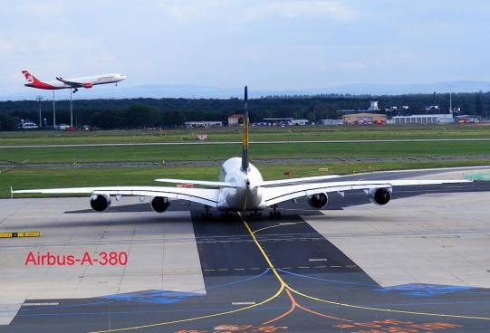 2011-08-cesg-Lufthansa vor Start - Frankfurter Flughafen