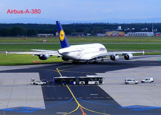 2011-08-cesh-Lufthansa vor Start - Frankfurter Flughafen