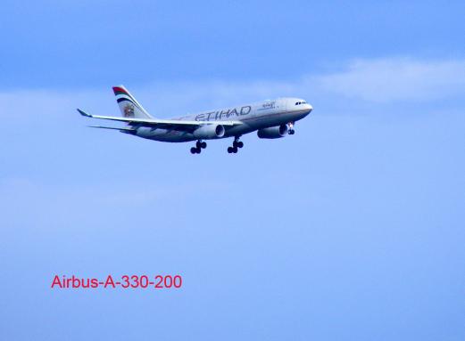 2011-08-cet-ETIHAD im Anflug - Frankfurter Flughafen