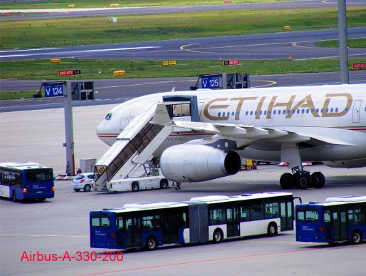 2011-08-ceth-ETIHAD  - Frankfurter Flughafen