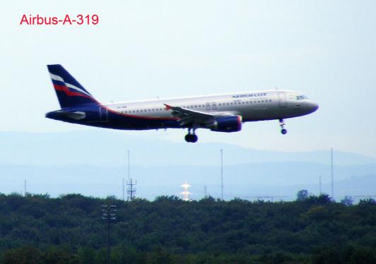 2011-08-cfca-AEROFLOT im Anflug - Frankfurter Flughafen