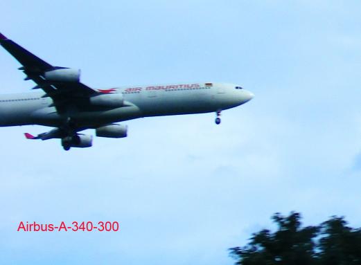 2011-08-cfga-AIR MAURITIUS über BAB bei Frankfurter Flughafen