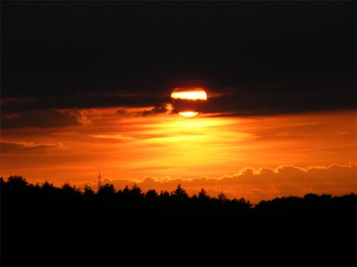 2011-08-ddef-Sonnenuntergang - Odenwald