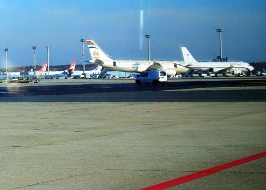 2011-11-afq-Vorfeld-Flughafen Frankfurt-Sightseeing-Tour