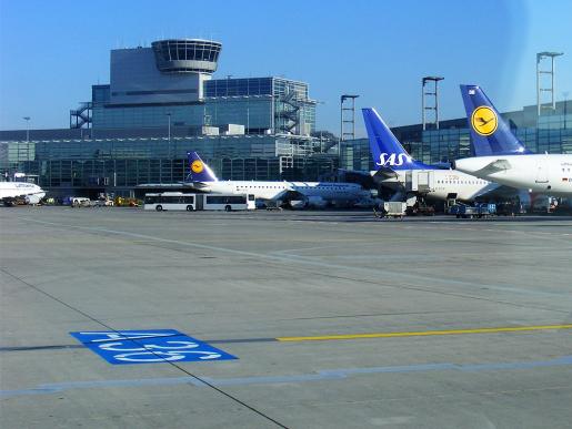 2011-11-agad-Vorfeld-Flughafen Frankfurt-Sightseeing-Tour