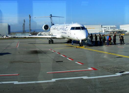 2011-11-agob-CRJ-700-200 - Flughafen Frankfurt-Sightseeing-Tour