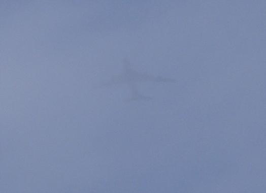 2012-03-ee-Überflieger in Nebelwolke