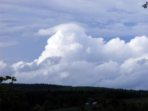 2012-05-bka-Wolken u00fcber Odenwald