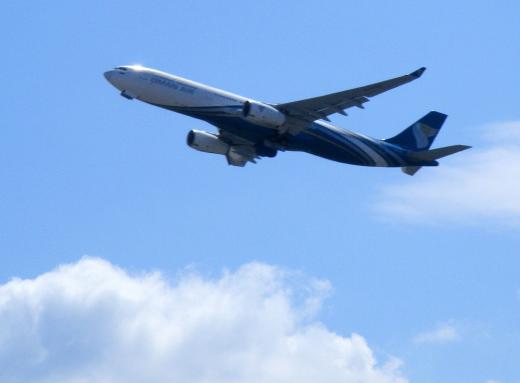 2012-05-ggkg-OMANAIR - Airbus-A-330