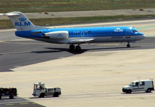 2012-05-ggua-KLM - Fokker-70