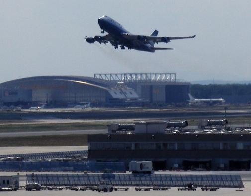 2012-05-ggv-UNITED - Boeing-B-747