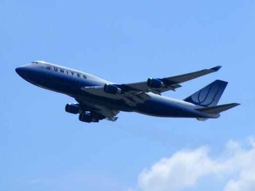 2012-05-ggva-UNITED - Boeing-B-747