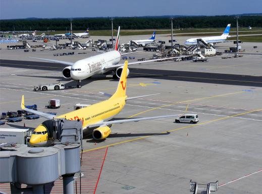 2012-05-ghf-TUIfly-B-737