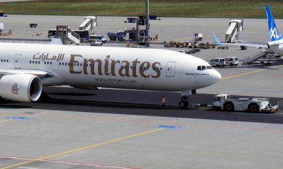 2012-05-ghha-Emirates-Boeing-B-777-300