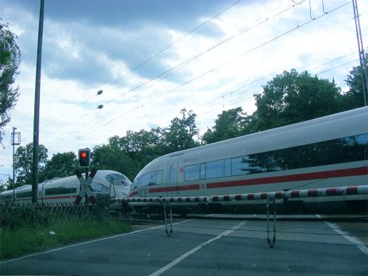 2012-05-ha-ICE bei Frankfurt