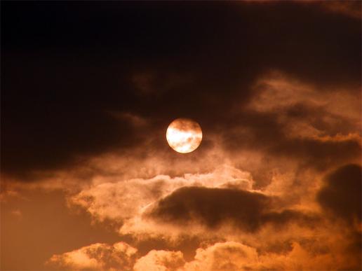 2012-07-ejc-Sonnenuntergang mit Nebelaufzug - Odenwald