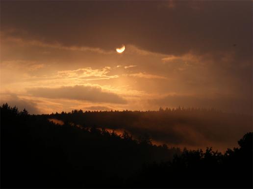 2012-07-ejf-Sonnenuntergang mit Nebelaufzug - Odenwald