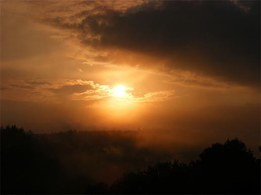 2012-07-ejh-Sonnenuntergang mit Nebelaufzug - Odenwald