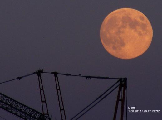 2012-08-ac-Vollmond u00fcber Mannheim