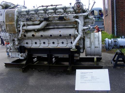 2012-08-pc-Peenemünde-Museum - Schiff-Dieselmotor